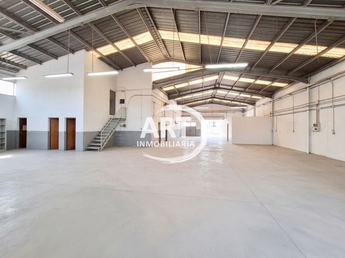 Kommersiell til leie i Betera - € 6 000 (Ref: 9807645)