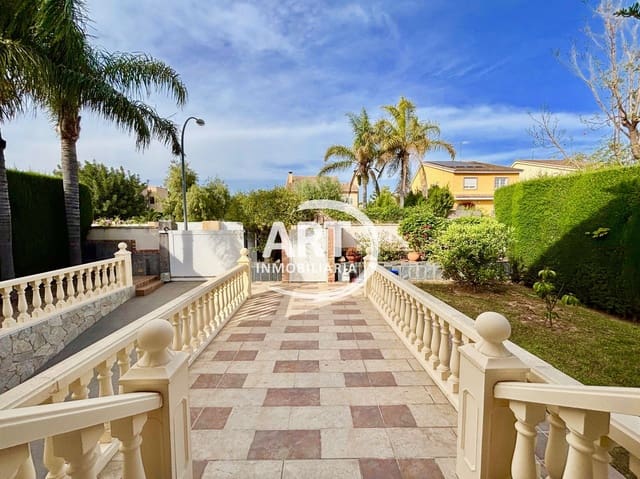 5 sovrum Villa att hyra i L'Eliana med pool garage - 3 200 € (Ref: 9811212)