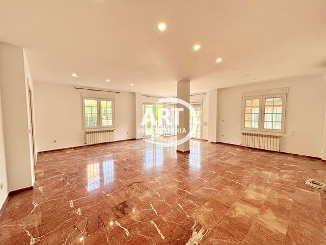 5 sovrum Villa att hyra i L'Eliana med pool garage - 3 200 € (Ref: 9811212)