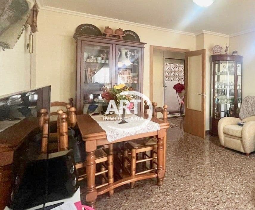 3 slaapkamer Flat te huur in Lliria met garage - € 890 (Ref: 9815477)