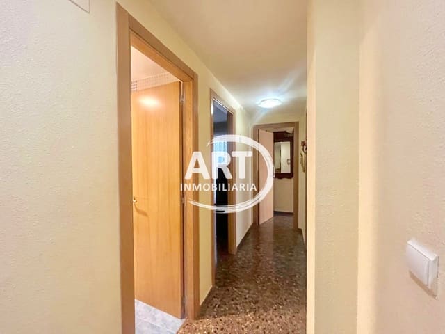 3 slaapkamer Flat te huur in Llíria met garage - € 890 (Ref: 9815477)