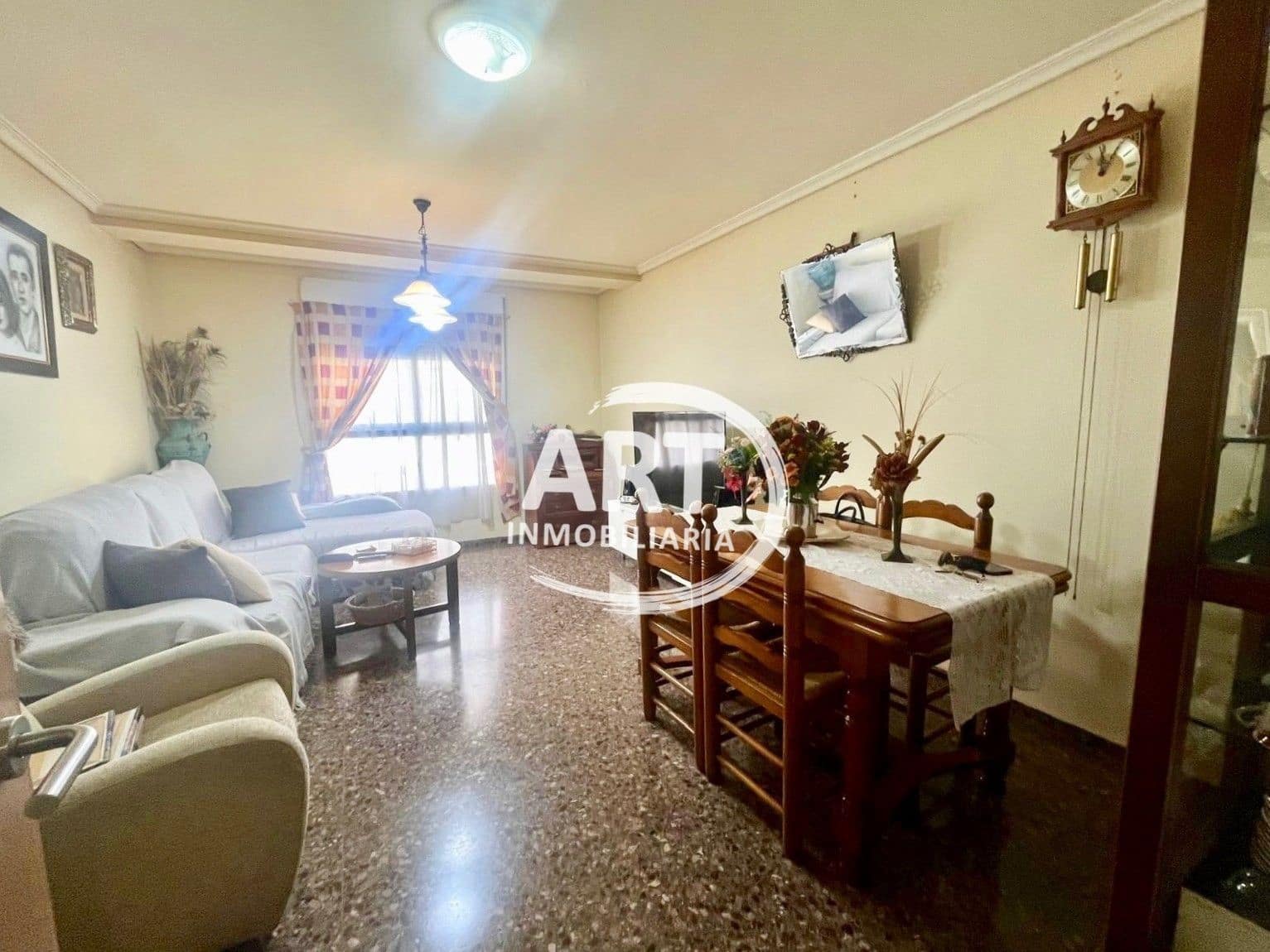 3 slaapkamer Flat te huur in Lliria met garage - € 890 (Ref: 9815477)