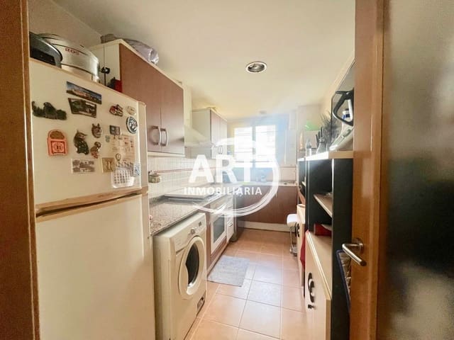3 slaapkamer Flat te huur in Llíria met garage - € 890 (Ref: 9815477)