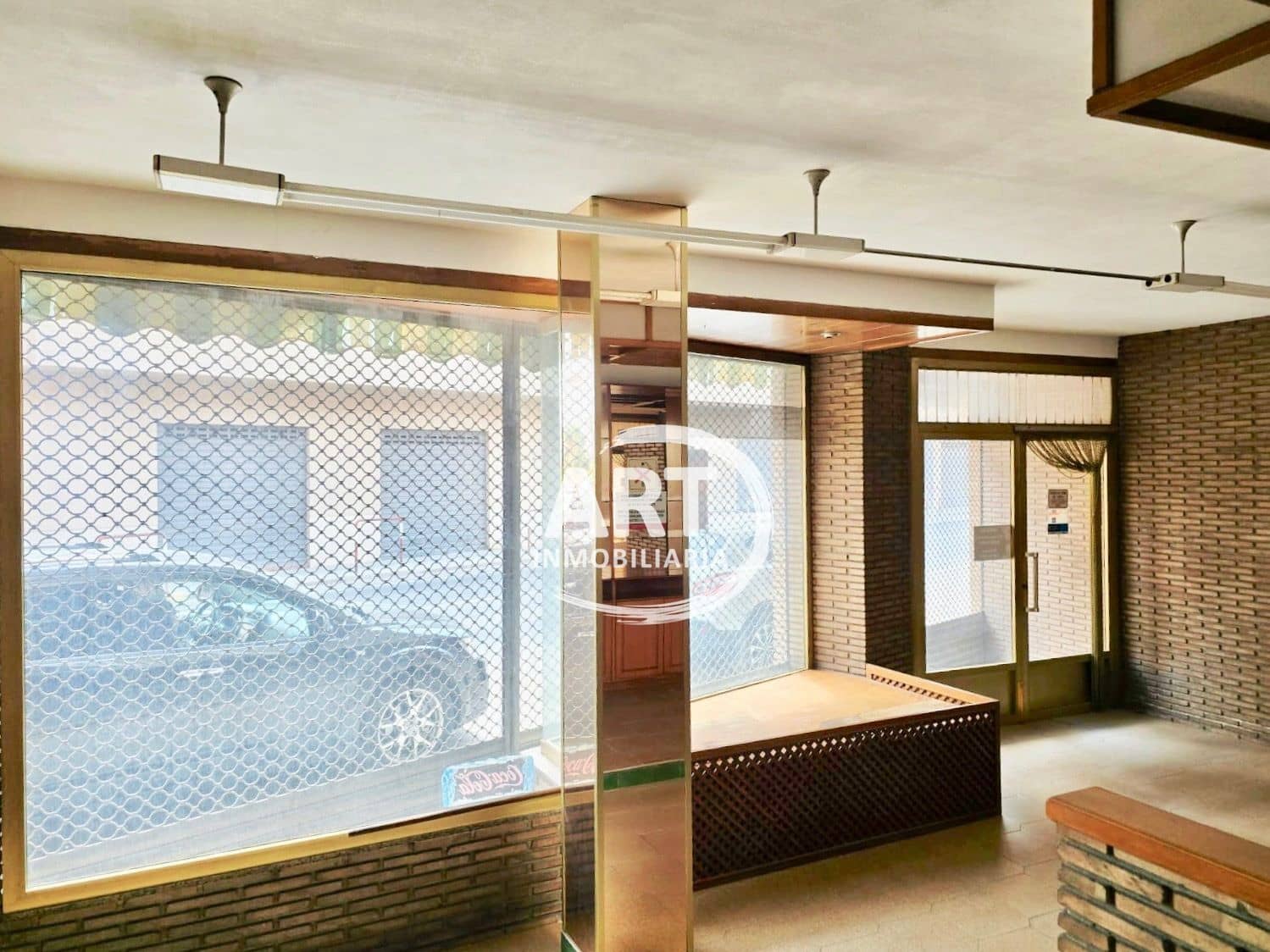 Commercial for rent in Betera - € 850 (Ref: 9815478)