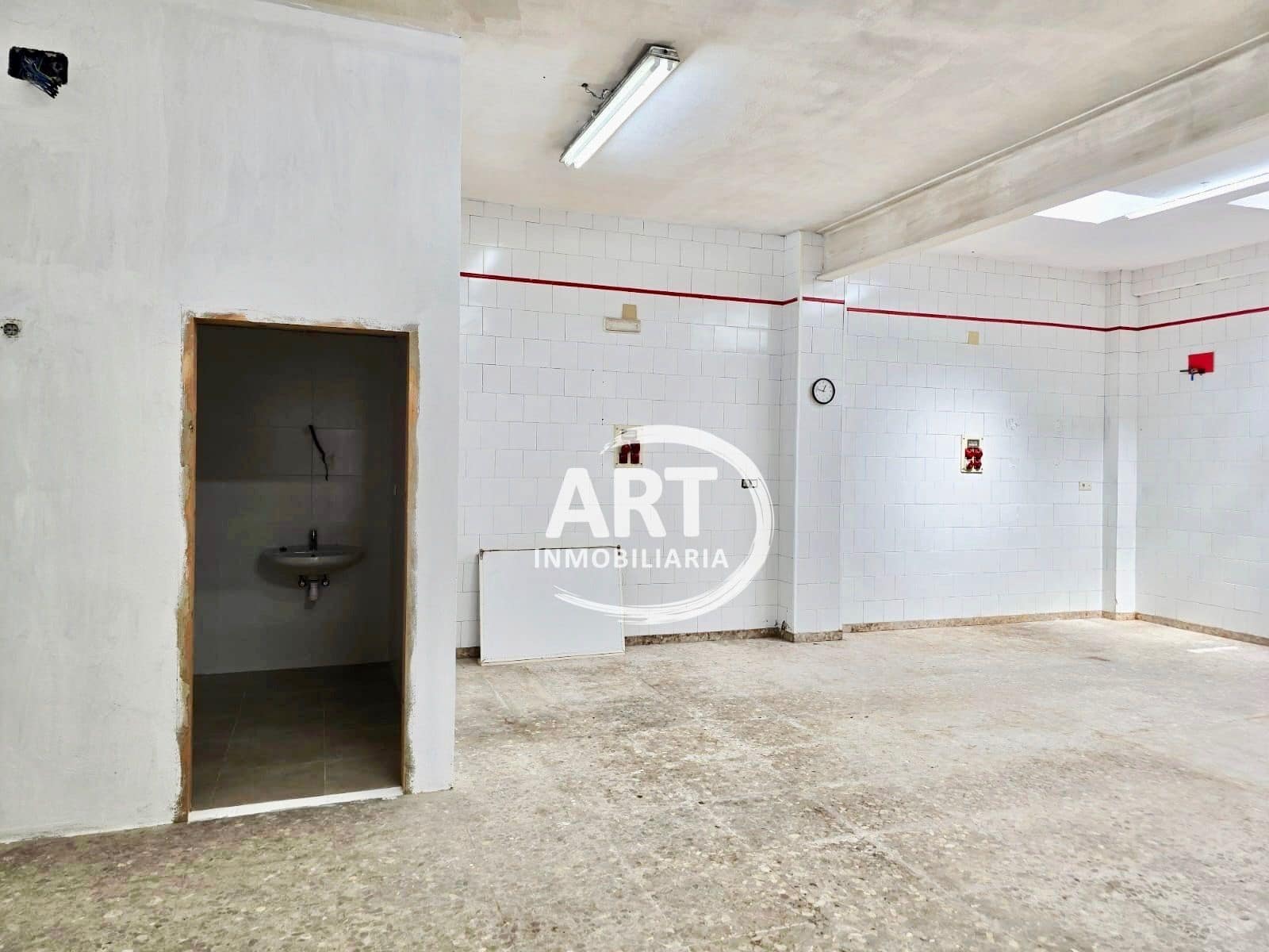 Commercial for rent in Betera - € 850 (Ref: 9815478)