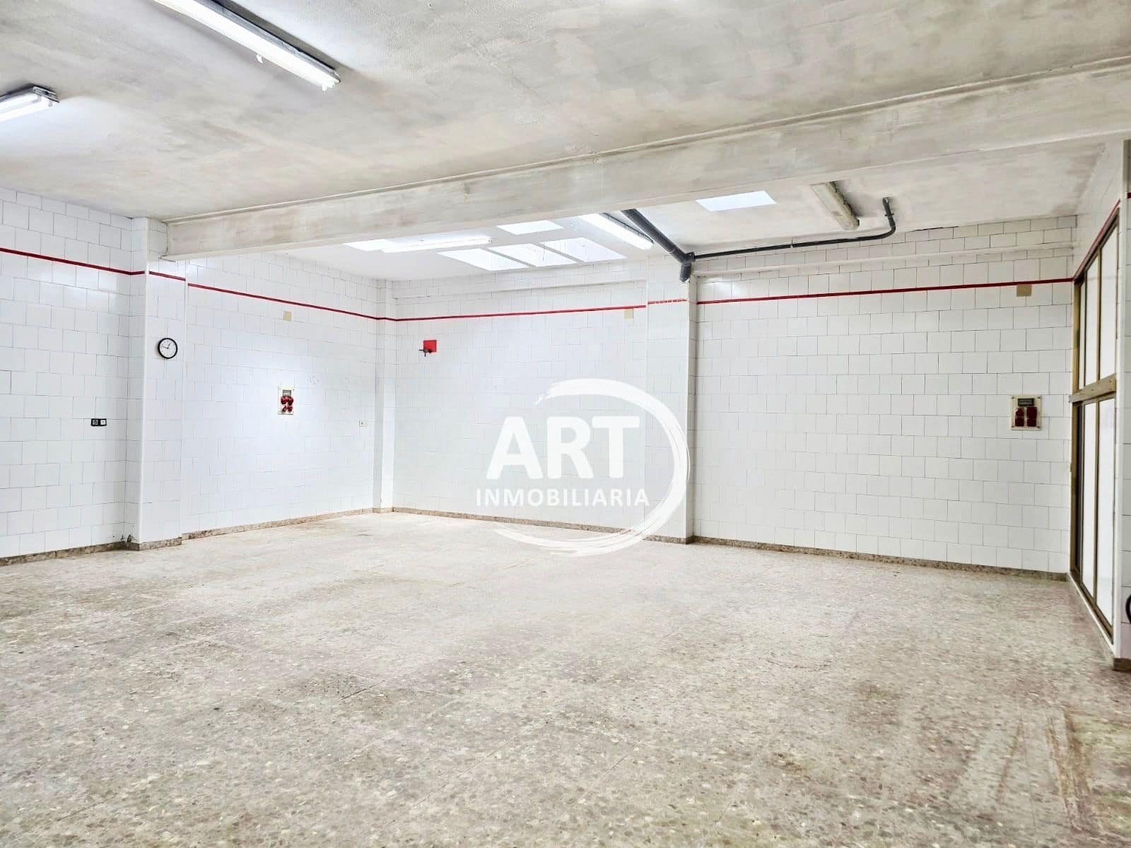 Commercial for rent in Betera - € 850 (Ref: 9815478)