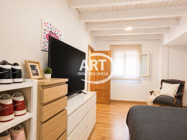 4 makuuhuone Huvila myytävänä paikassa Moncada - 450 000 € (Ref: 9815479)