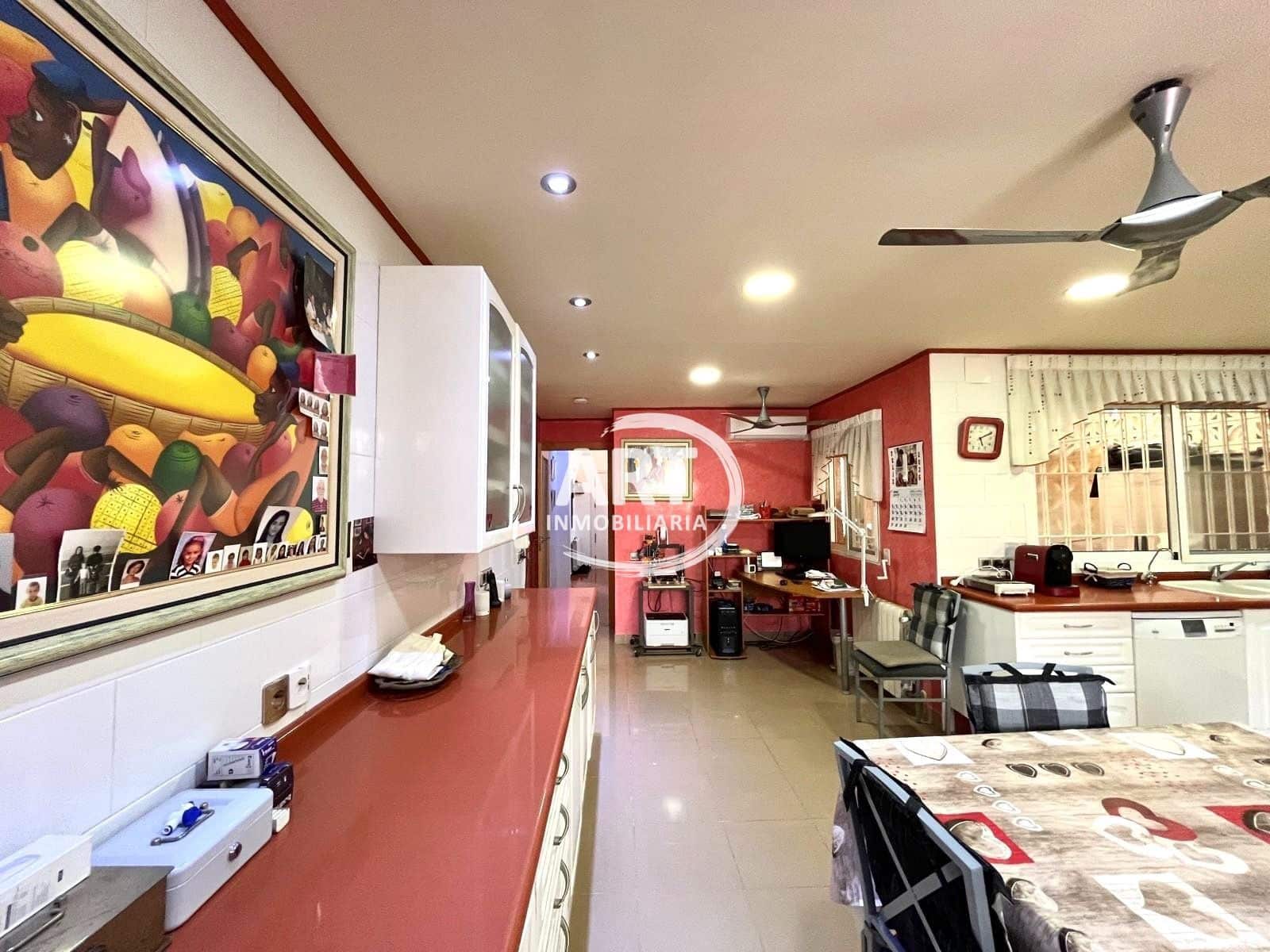 4 makuuhuone Huvila myytävänä paikassa San Antonio de Benageber mukana uima-altaan 
autotalli - 650 000 € (Ref: 9815481)
