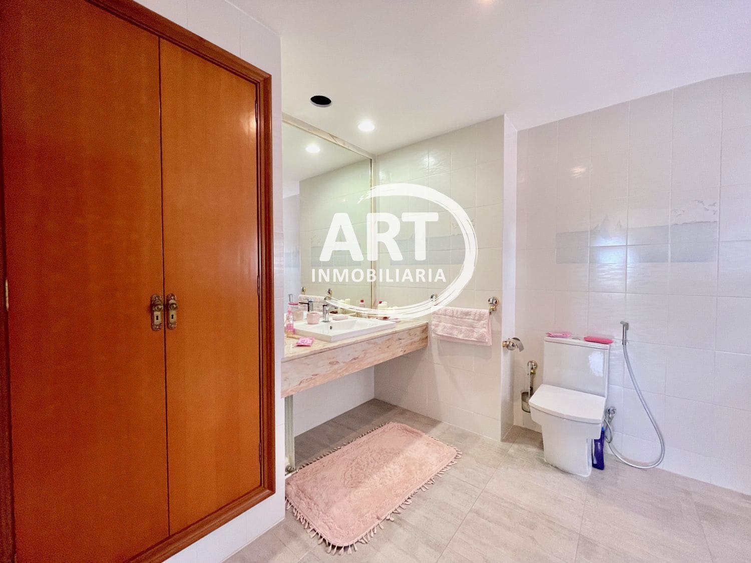 6 slaapkamer Villa te huur in San Antonio de Benageber met zwembad garage - € 3.800 (Ref: 9816976)