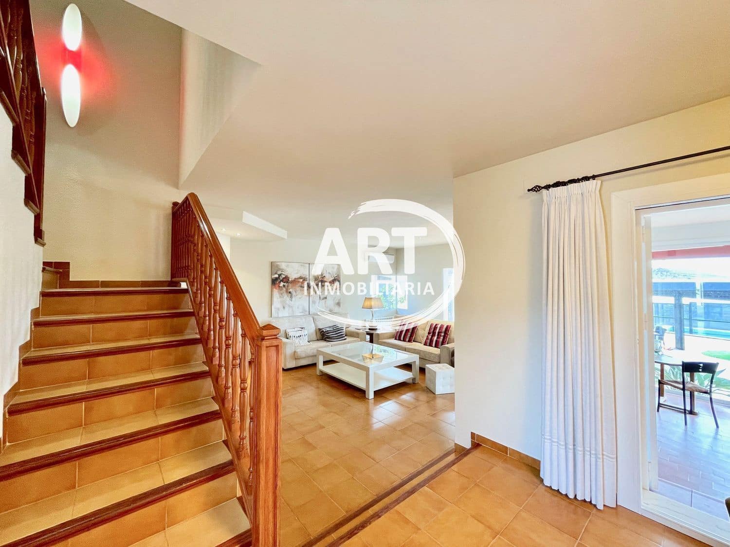 6 slaapkamer Villa te huur in San Antonio de Benageber met zwembad garage - € 3.800 (Ref: 9816976)