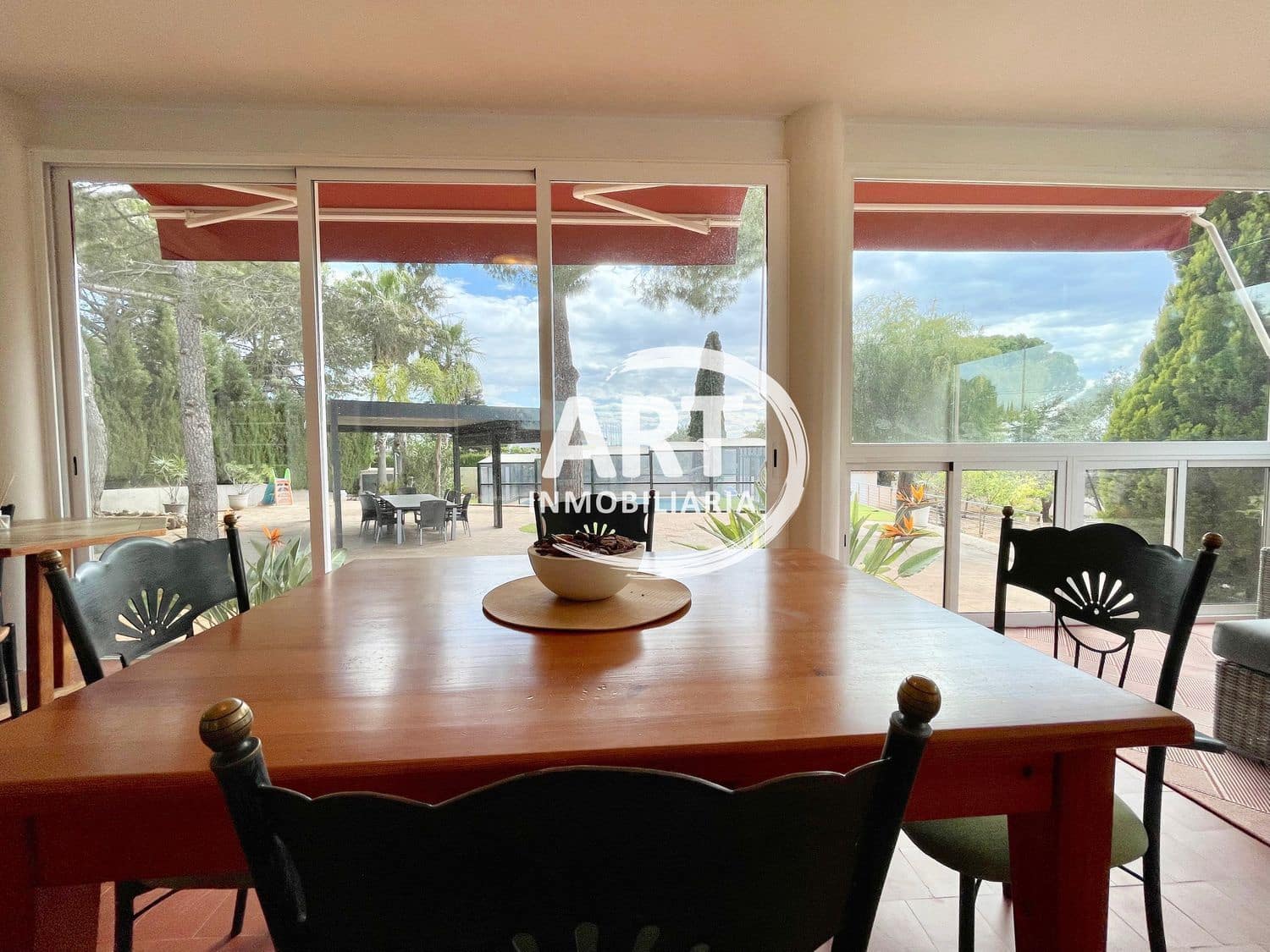 6 slaapkamer Villa te huur in San Antonio de Benageber met zwembad garage - € 3.800 (Ref: 9816976)