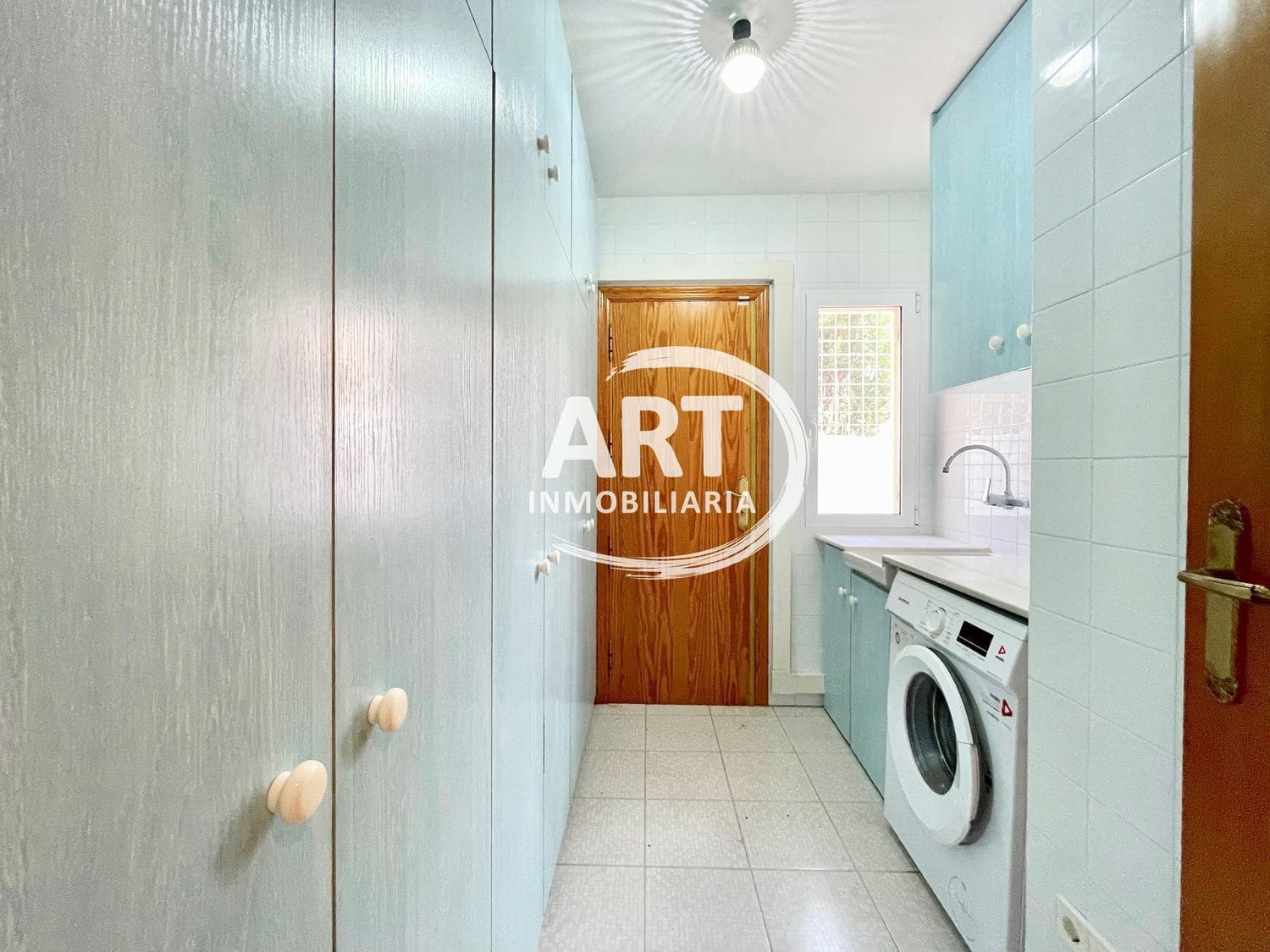 6 slaapkamer Villa te huur in San Antonio de Benageber met zwembad garage - € 3.800 (Ref: 9816976)
