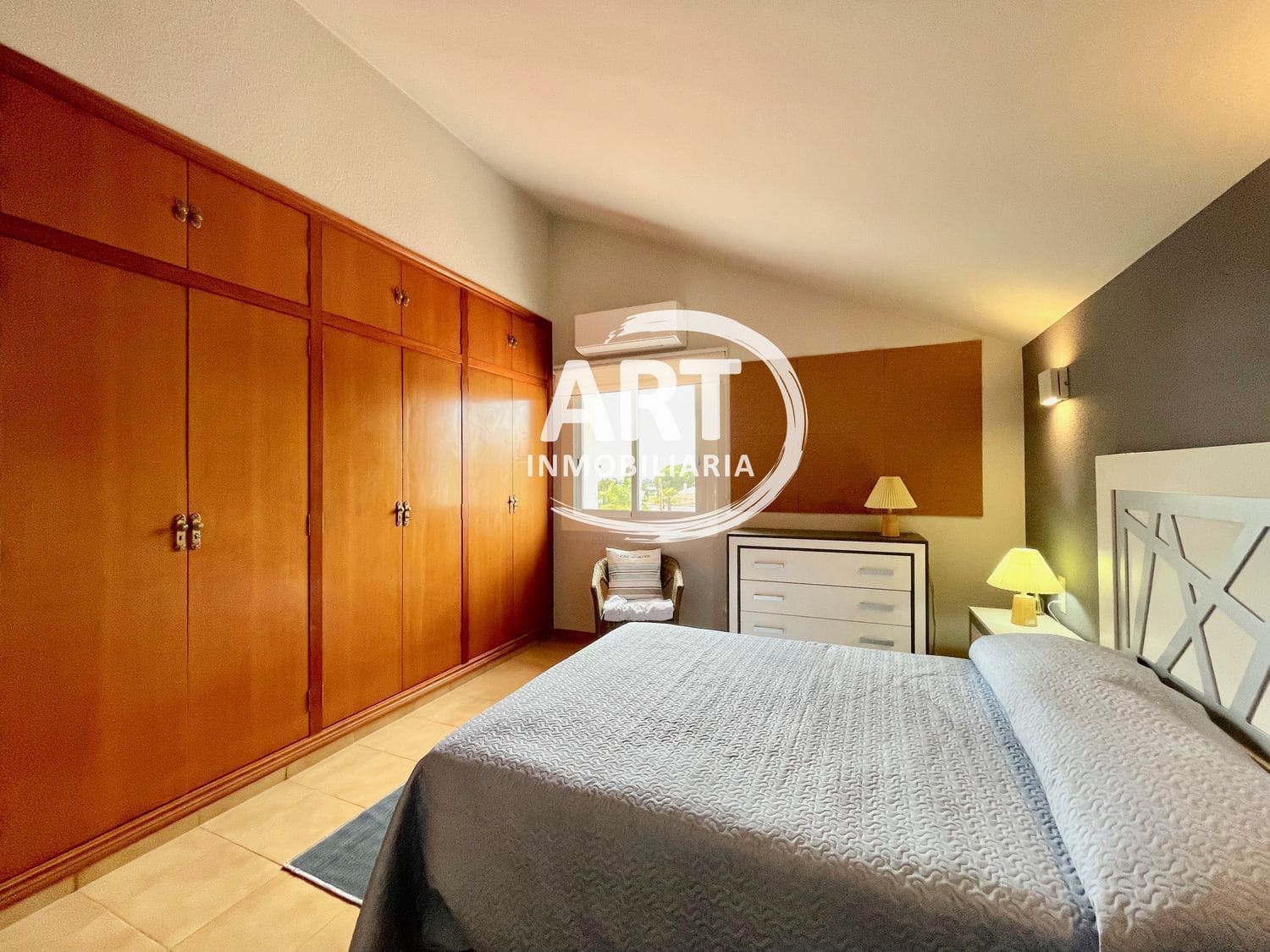 6 slaapkamer Villa te huur in San Antonio de Benageber met zwembad garage - € 3.800 (Ref: 9816976)