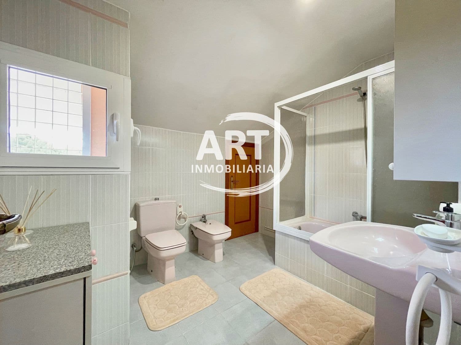6 slaapkamer Villa te huur in San Antonio de Benageber met zwembad garage - € 3.800 (Ref: 9816976)