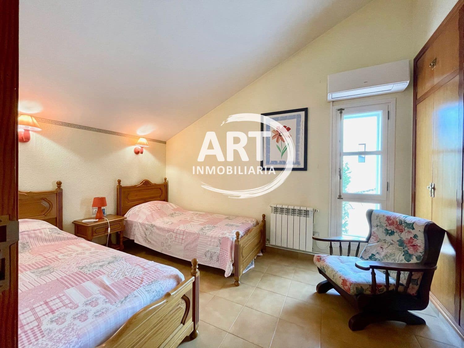 6 slaapkamer Villa te huur in San Antonio de Benageber met zwembad garage - € 3.800 (Ref: 9816976)