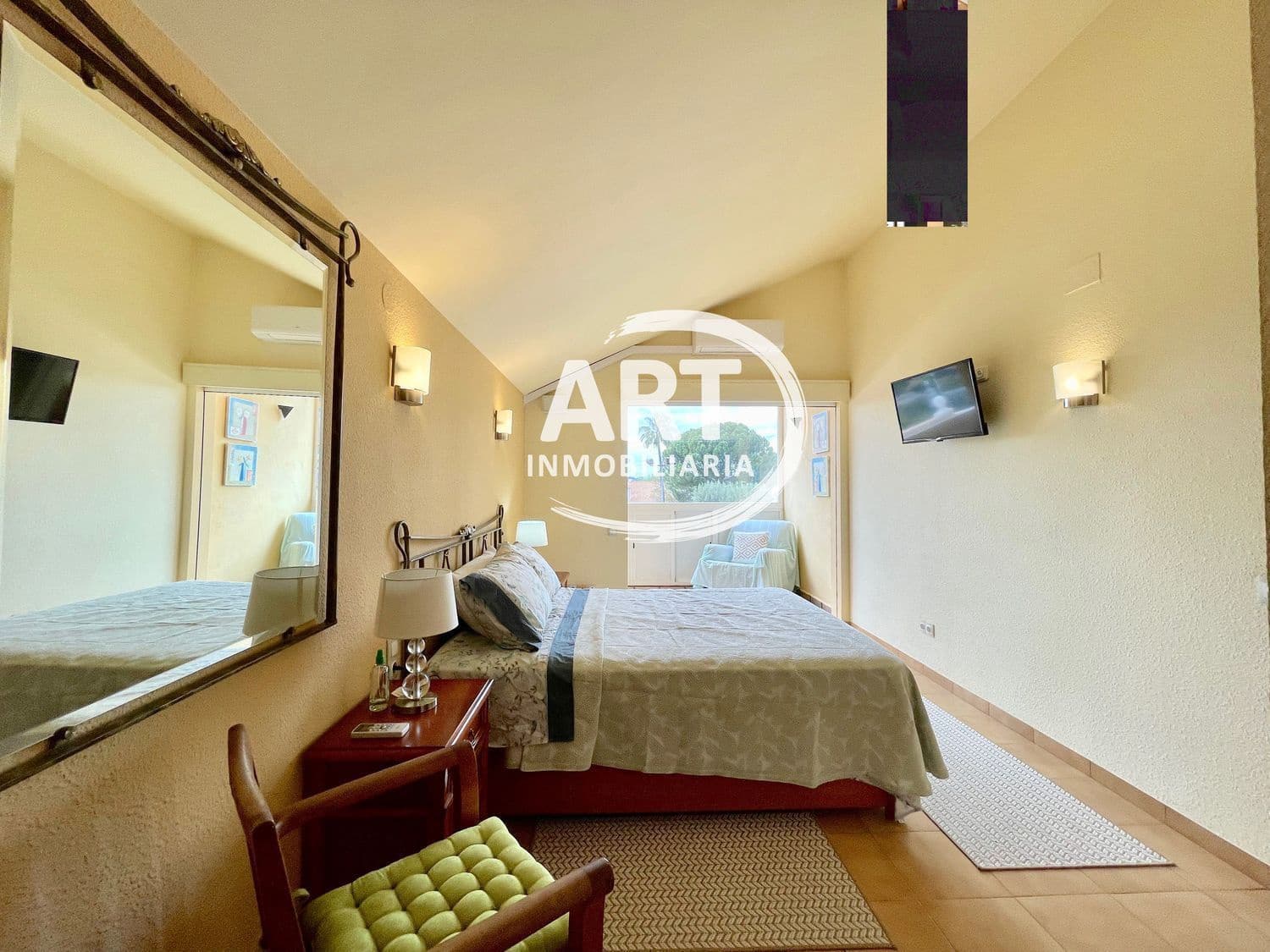 6 slaapkamer Villa te huur in San Antonio de Benageber met zwembad garage - € 3.800 (Ref: 9816976)