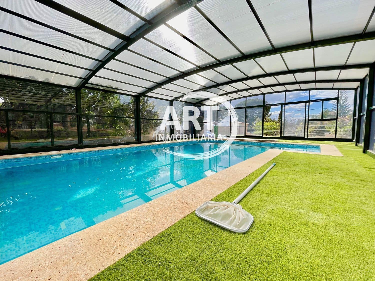 6 slaapkamer Villa te huur in San Antonio de Benageber met zwembad garage - € 3.800 (Ref: 9816976)