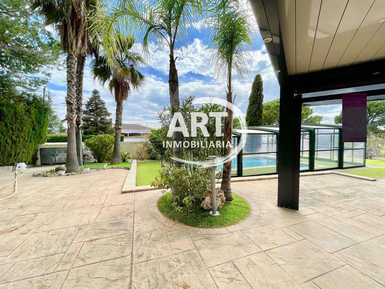 6 slaapkamer Villa te huur in San Antonio de Benageber met zwembad garage - € 3.800 (Ref: 9816976)