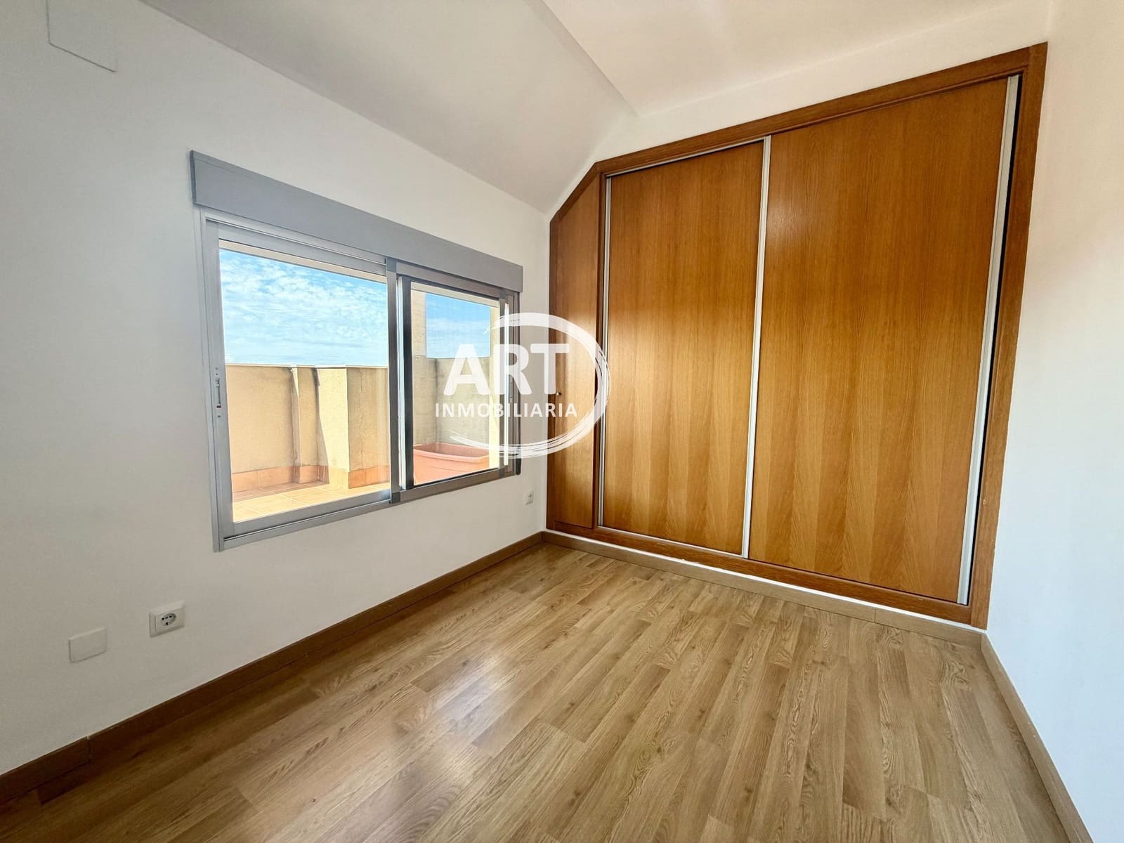 3 makuuhuone Kattohuoneisto myytävänä paikassa Paterna - 260 000 € (Ref: 9824613)