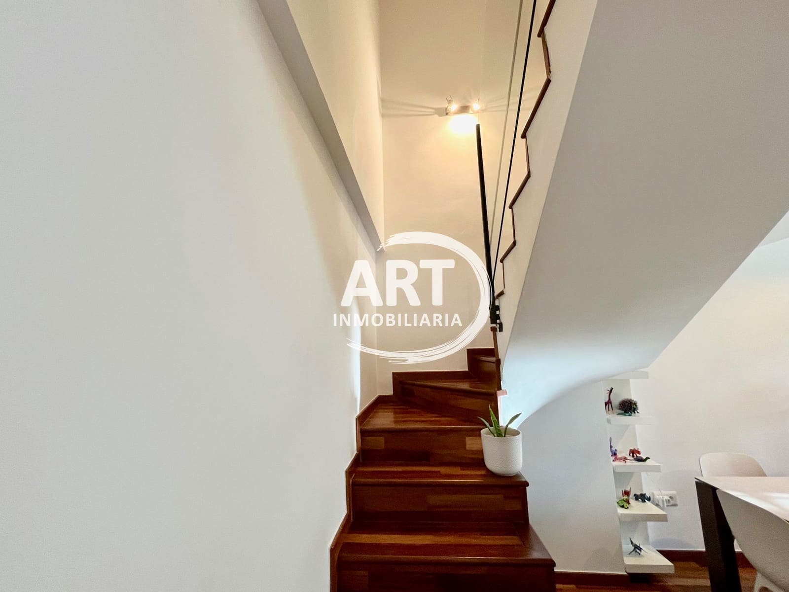 4 bedroom Townhouse for sale in Rocafort with garage - € 390,000 (Ref: 9838877)