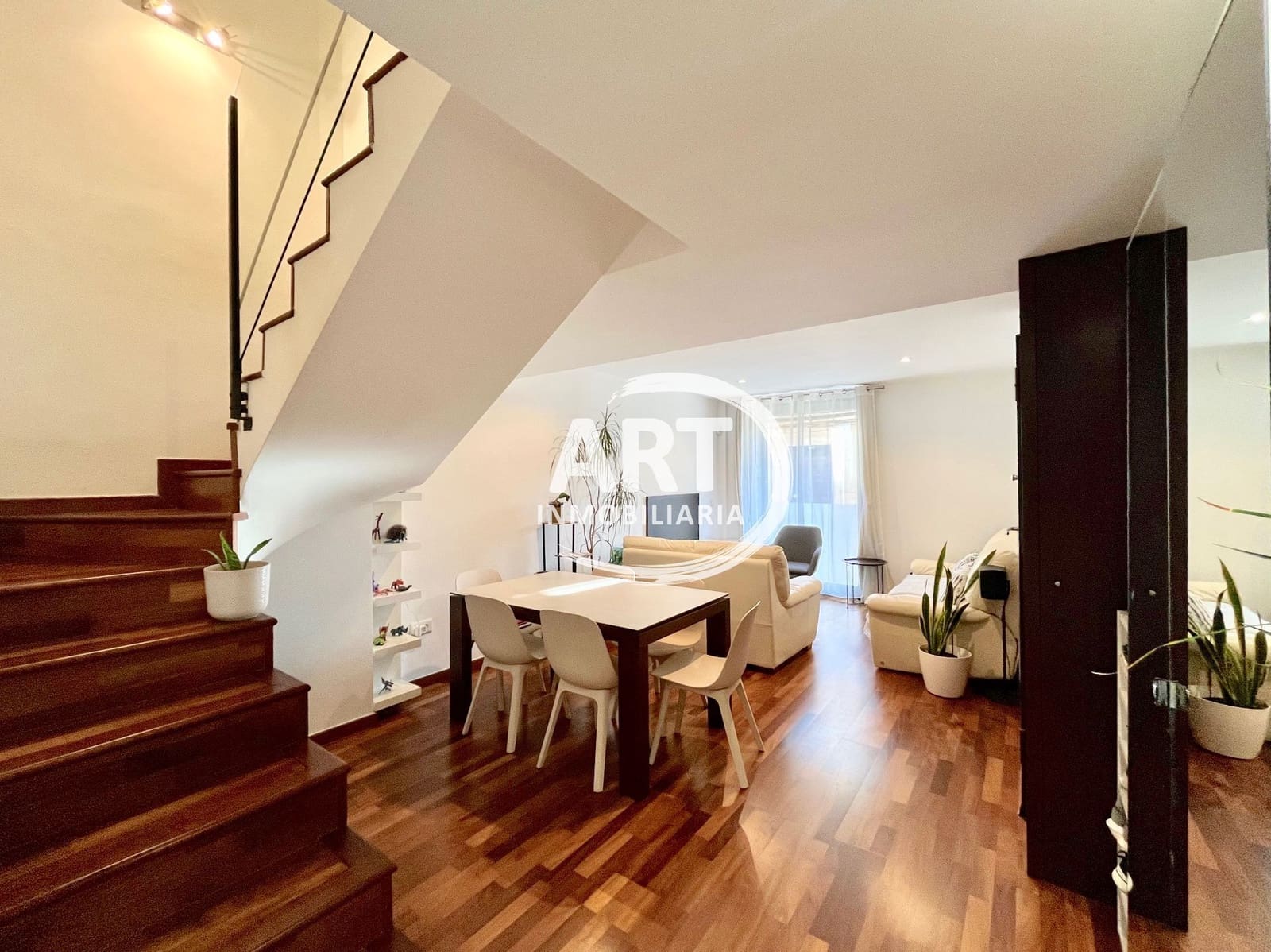 4 bedroom Townhouse for sale in Rocafort with garage - € 390,000 (Ref: 9838877)