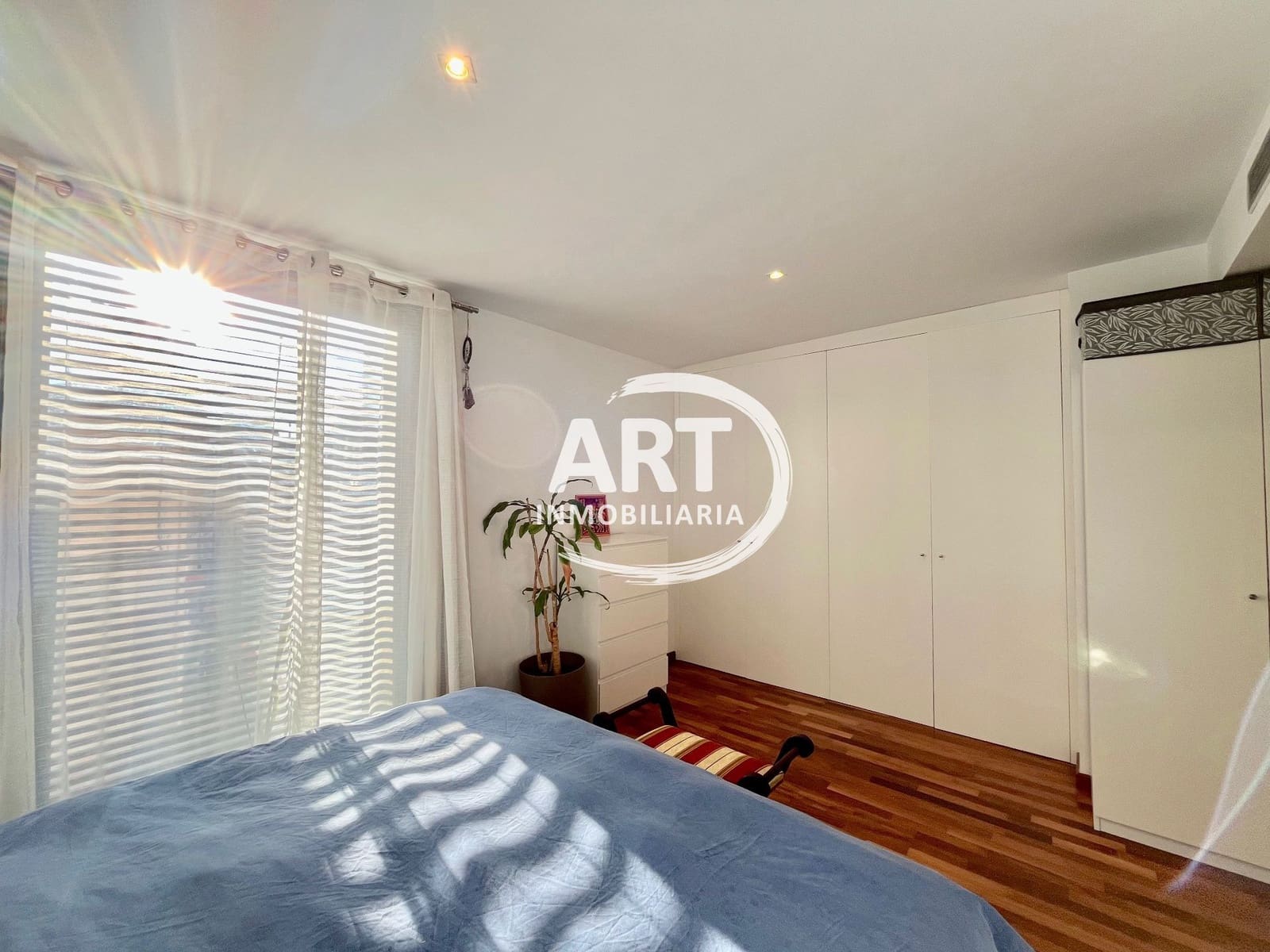 4 bedroom Townhouse for sale in Rocafort with garage - € 390,000 (Ref: 9838877)