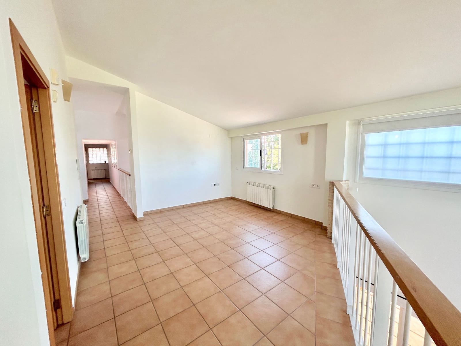 5 bedroom Villa for rent in L'Eliana with pool garage - € 3,450 (Ref: 9838878)
