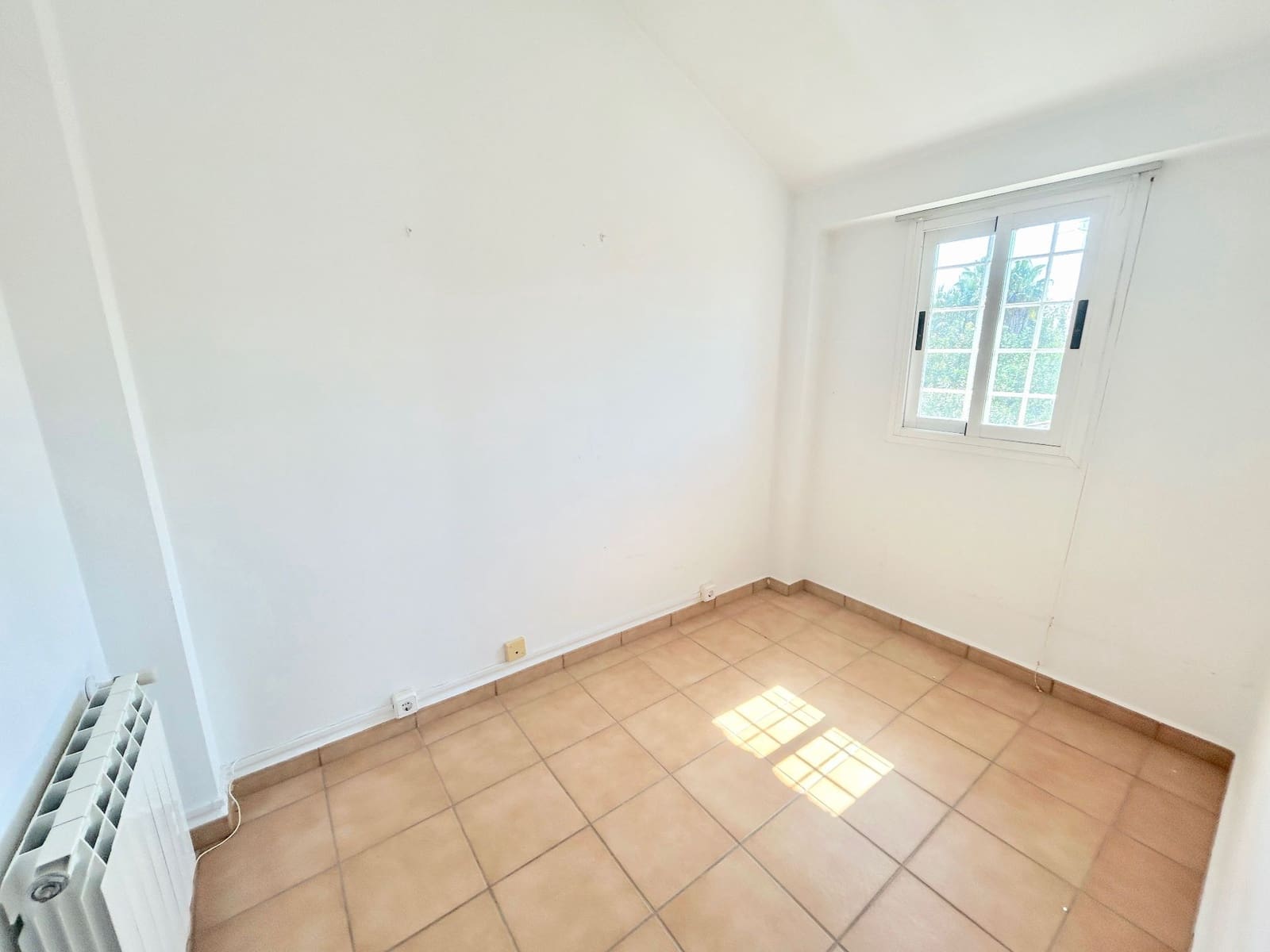 5 bedroom Villa for rent in L'Eliana with pool garage - € 3,450 (Ref: 9838878)
