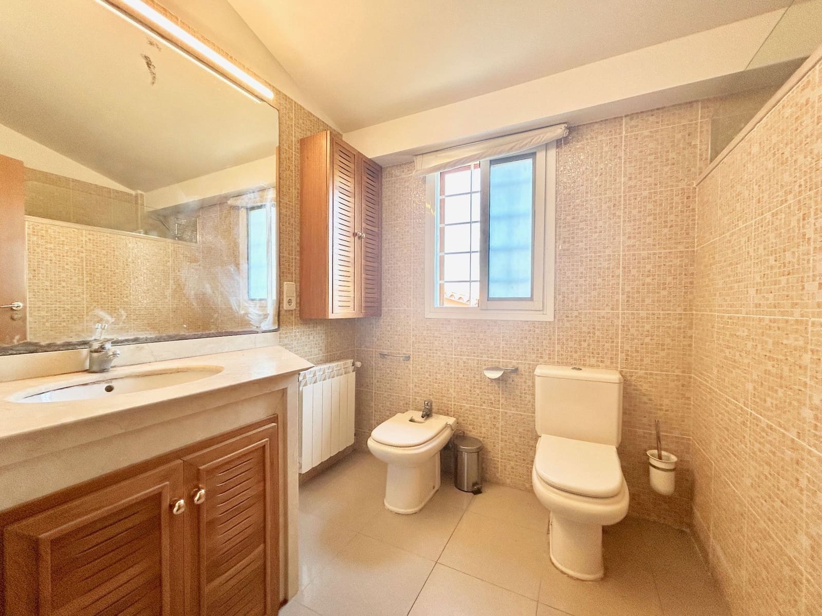 5 bedroom Villa for rent in L'Eliana with pool garage - € 3,450 (Ref: 9838878)