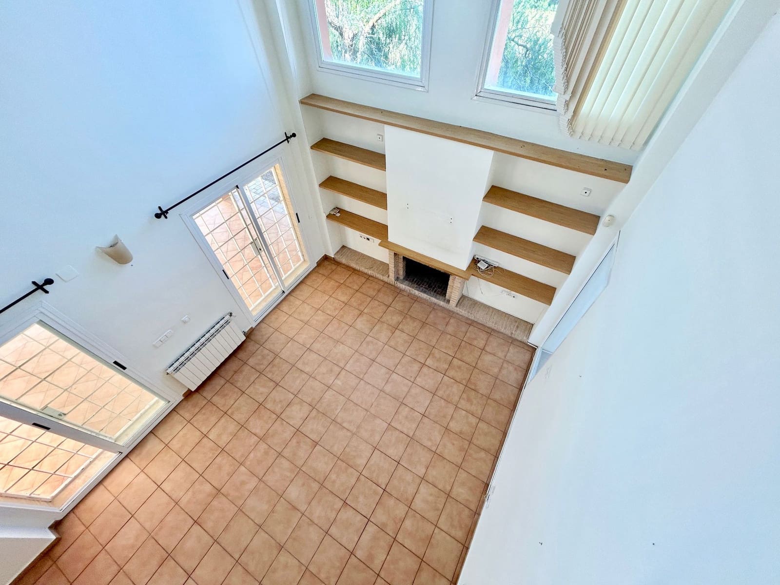 5 bedroom Villa for rent in L'Eliana with pool garage - € 3,450 (Ref: 9838878)