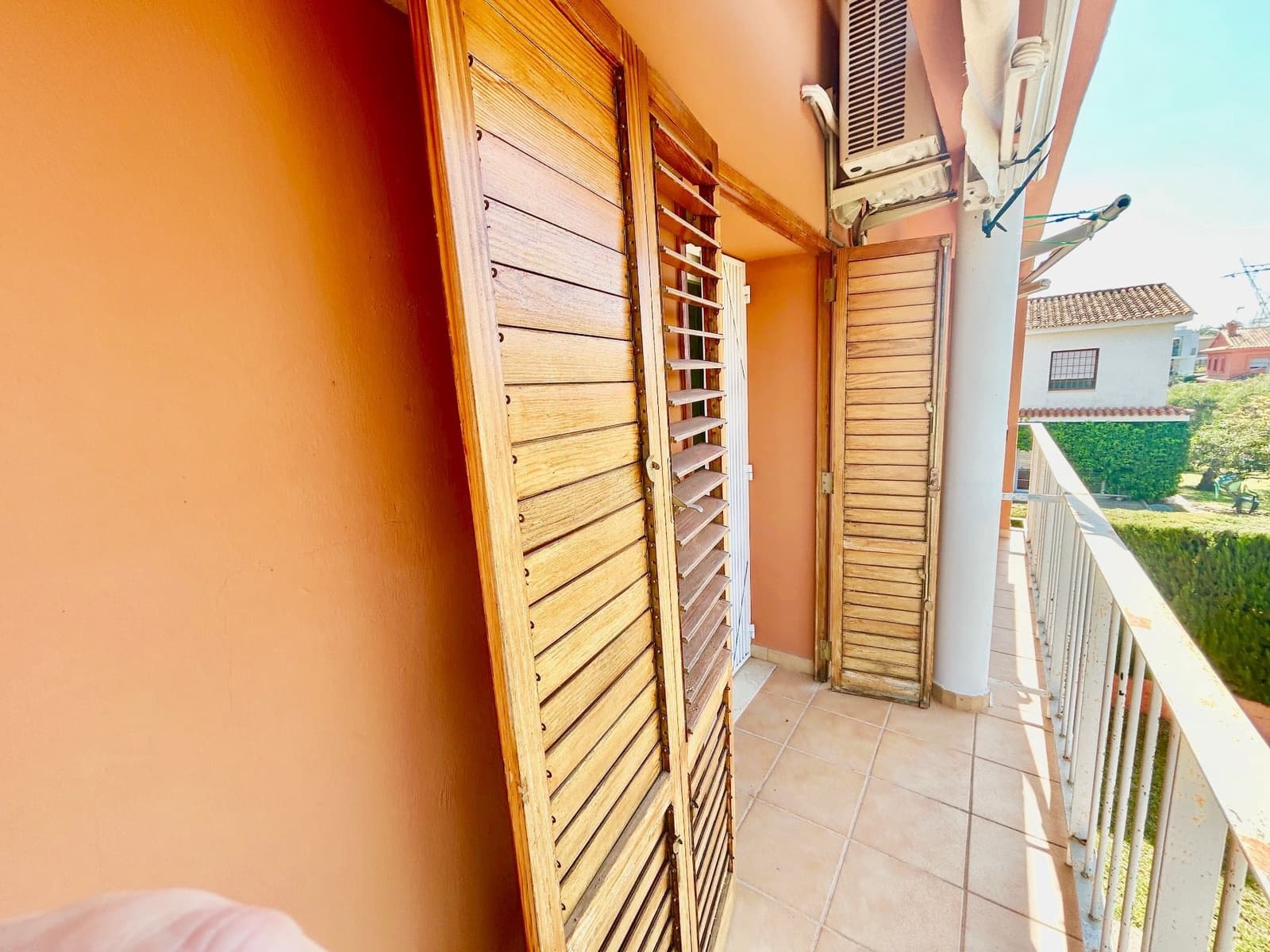5 bedroom Villa for rent in L'Eliana with pool garage - € 3,450 (Ref: 9838878)
