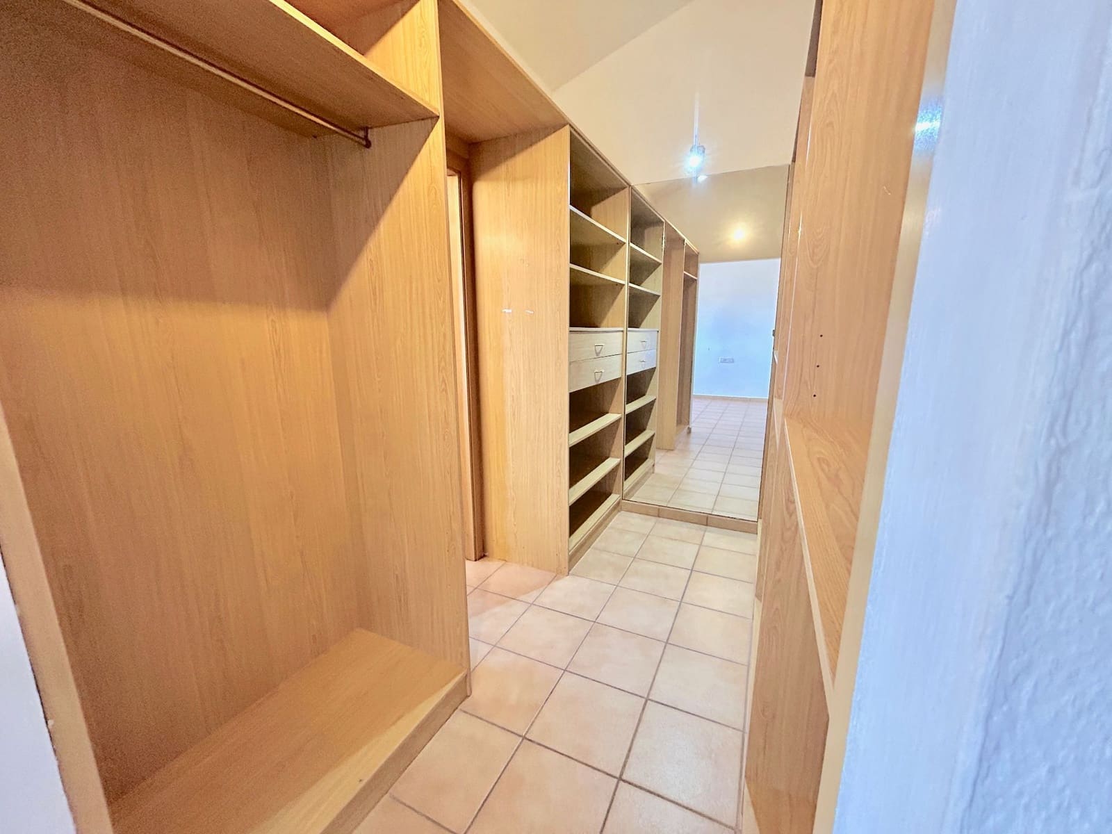 5 bedroom Villa for rent in L'Eliana with pool garage - € 3,450 (Ref: 9838878)