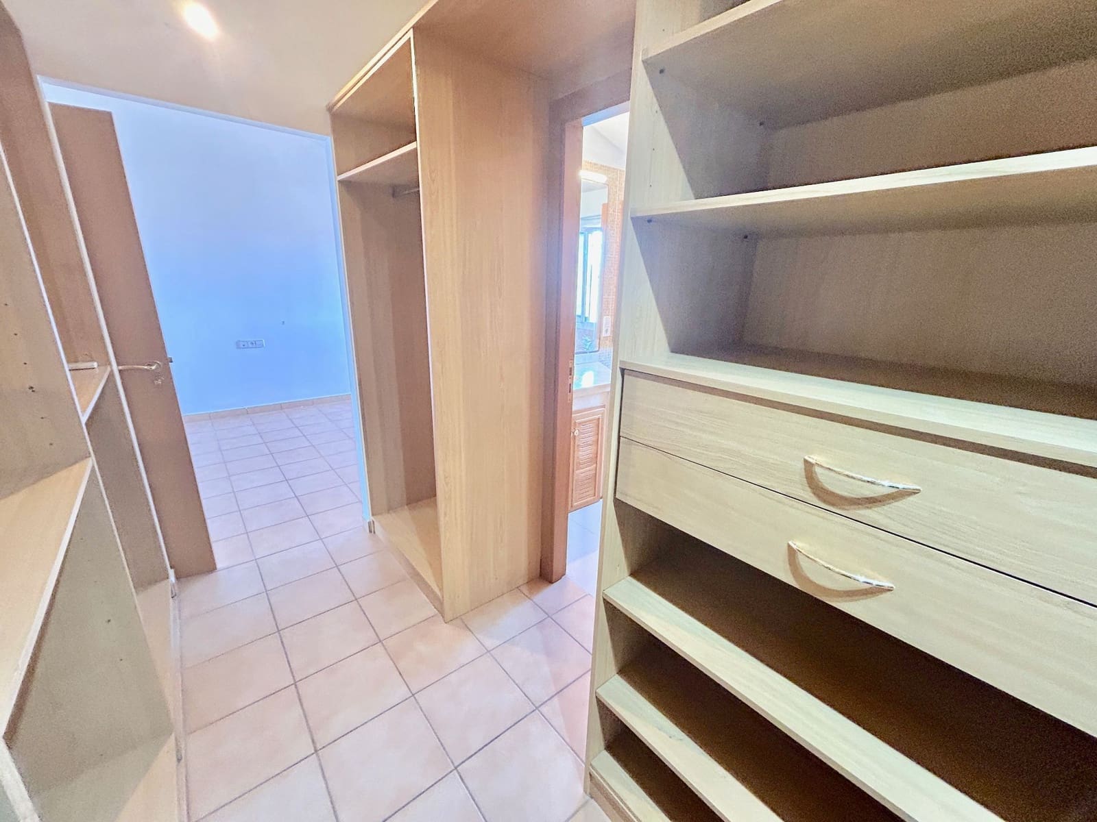 5 bedroom Villa for rent in L'Eliana with pool garage - € 3,450 (Ref: 9838878)