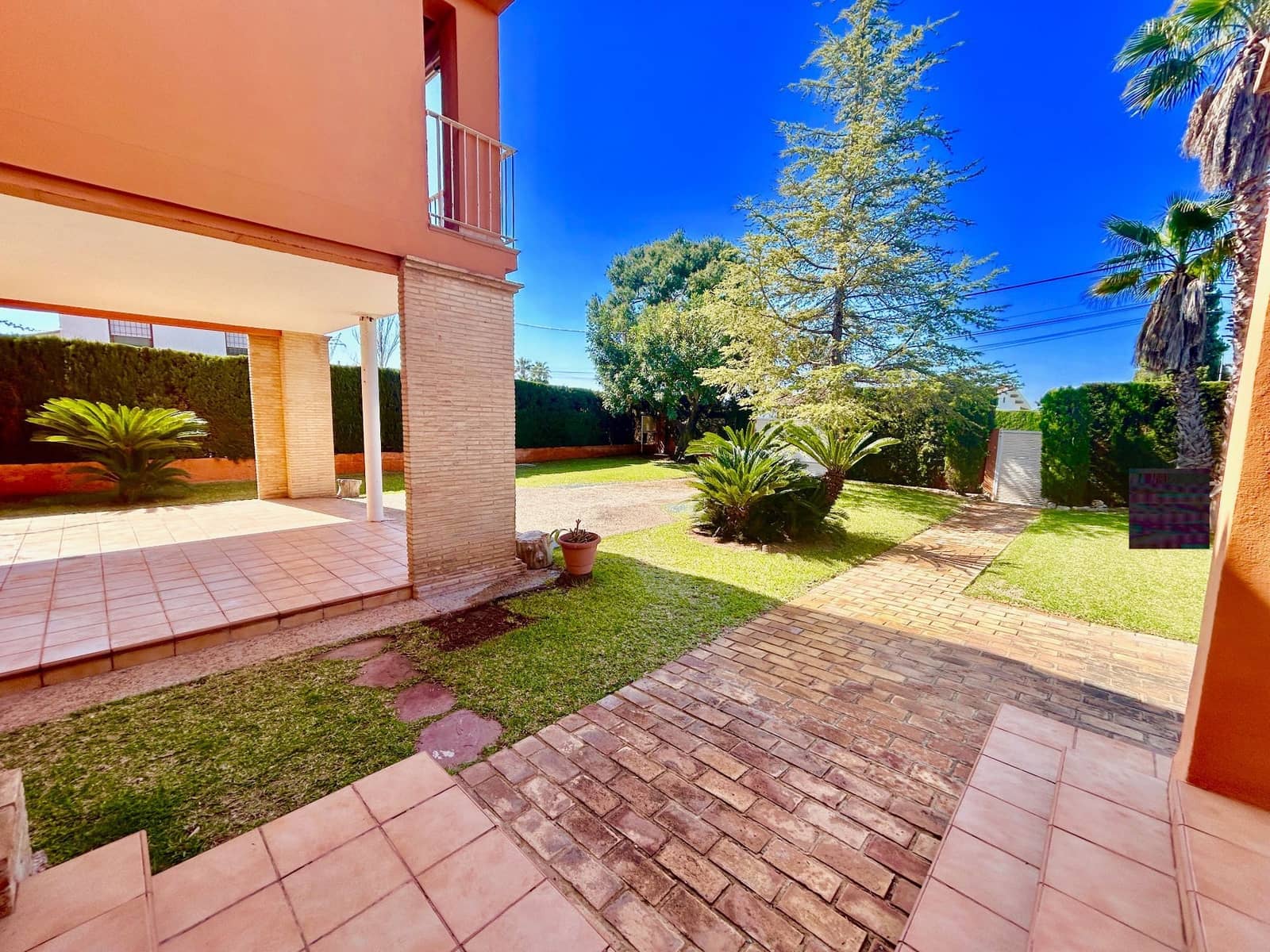 5 bedroom Villa for rent in L'Eliana with pool garage - € 3,450 (Ref: 9838878)