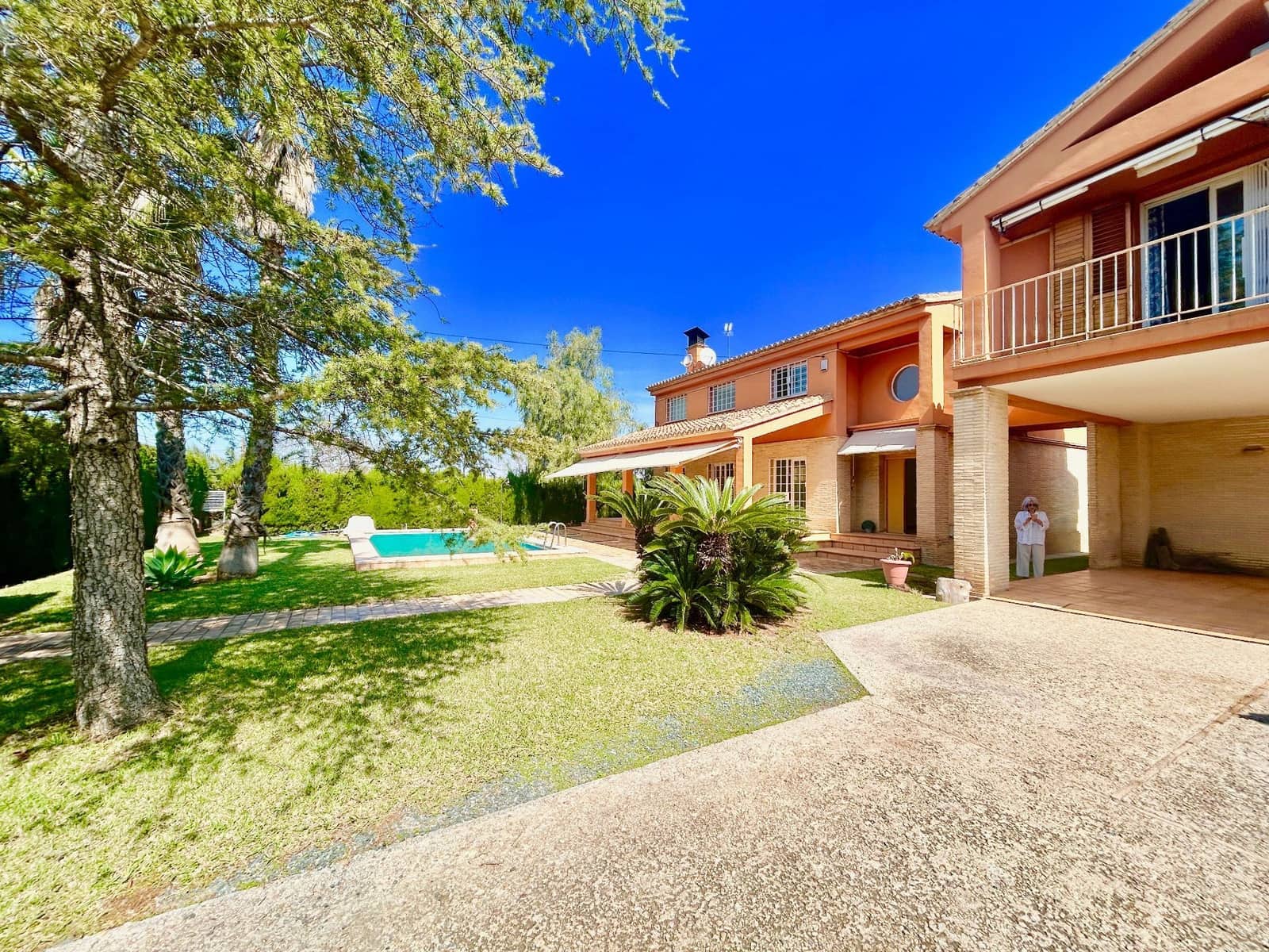 5 bedroom Villa for rent in L'Eliana with pool garage - € 3,450 (Ref: 9838878)