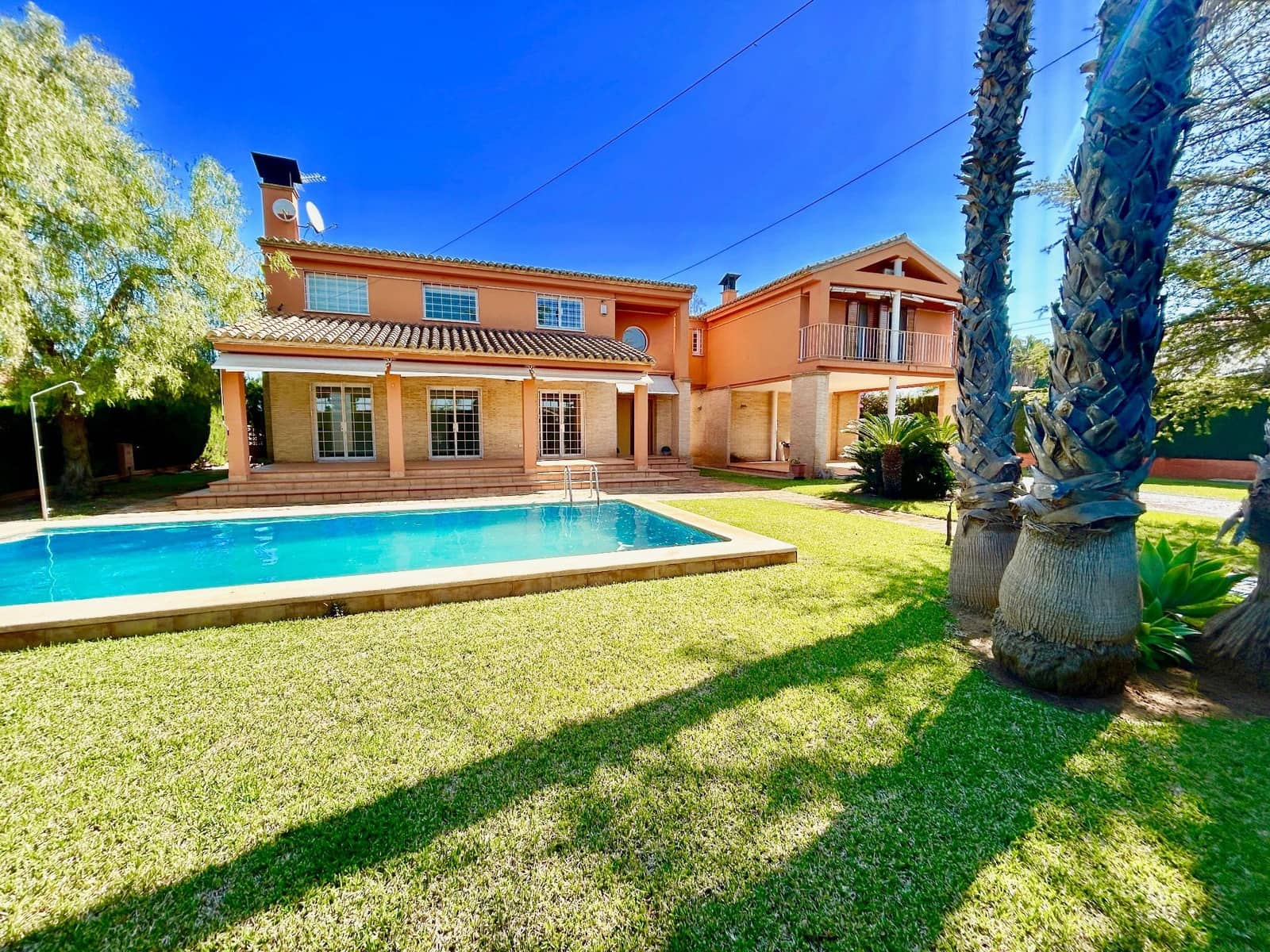 5 bedroom Villa for rent in L'Eliana with pool garage - € 3,450 (Ref: 9838878)