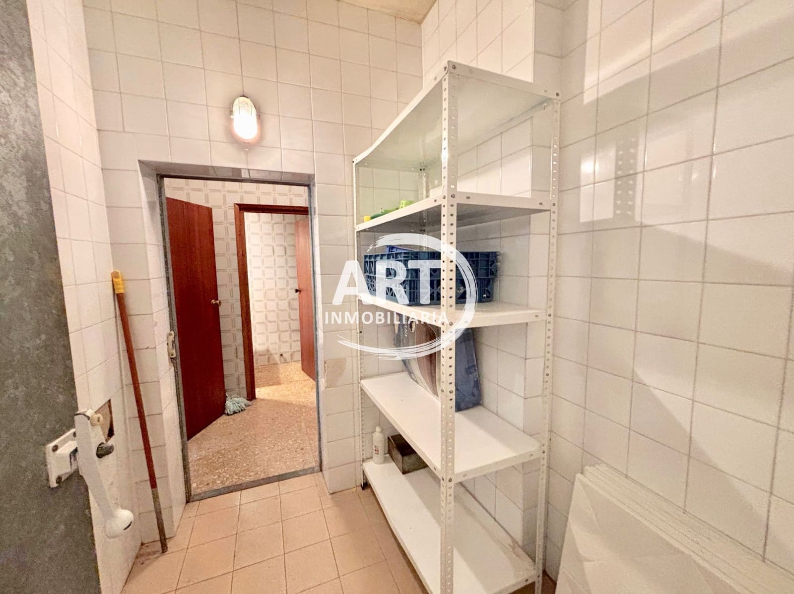 Kommersiell til salgs i San Antonio de Benageber - € 230 000 (Ref: 9838879)