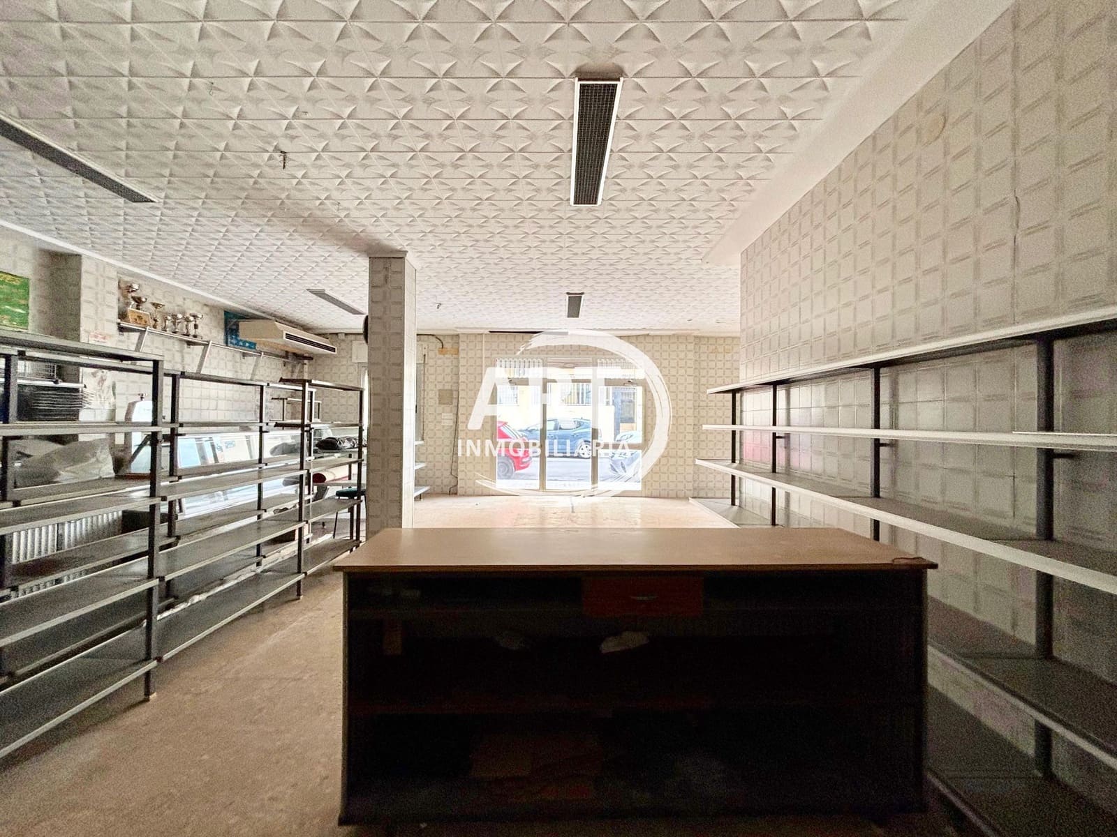 Kommersiell til salgs i San Antonio de Benageber - € 230 000 (Ref: 9838879)