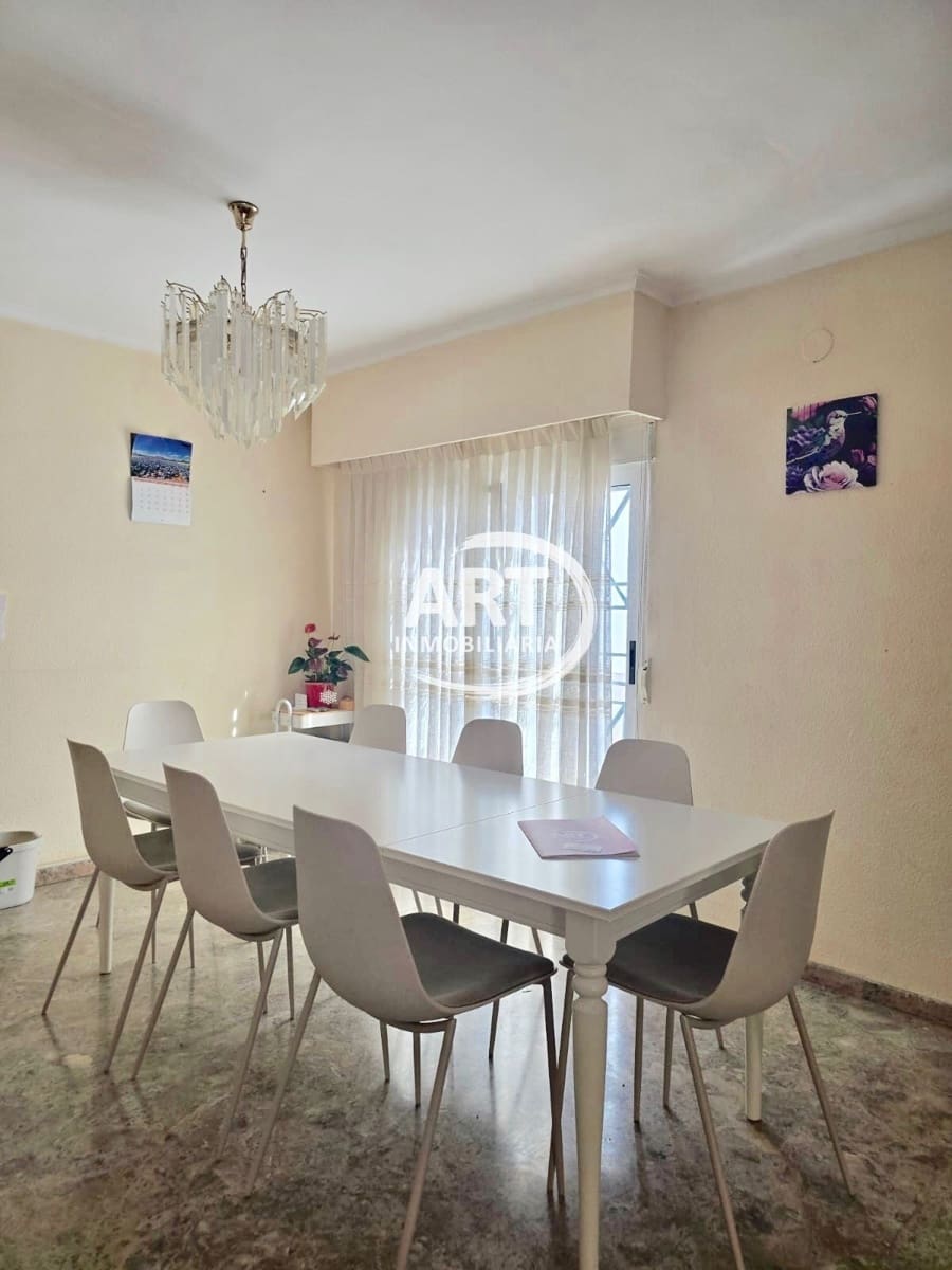 4 bedroom Semi-detached Villa for rent in Godella with garage - € 1,800 (Ref: 9842114)