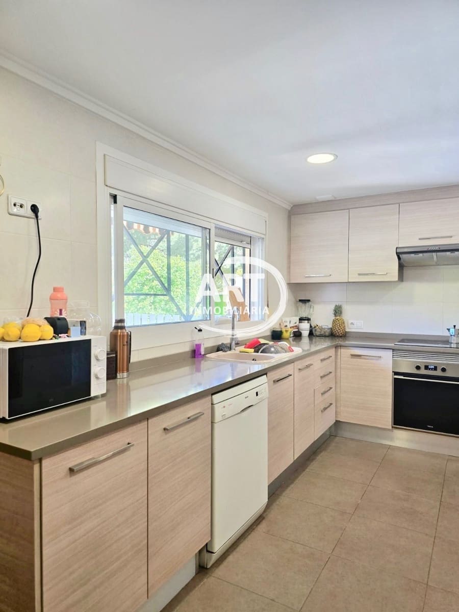 4 bedroom Semi-detached Villa for rent in Godella with garage - € 1,800 (Ref: 9842114)