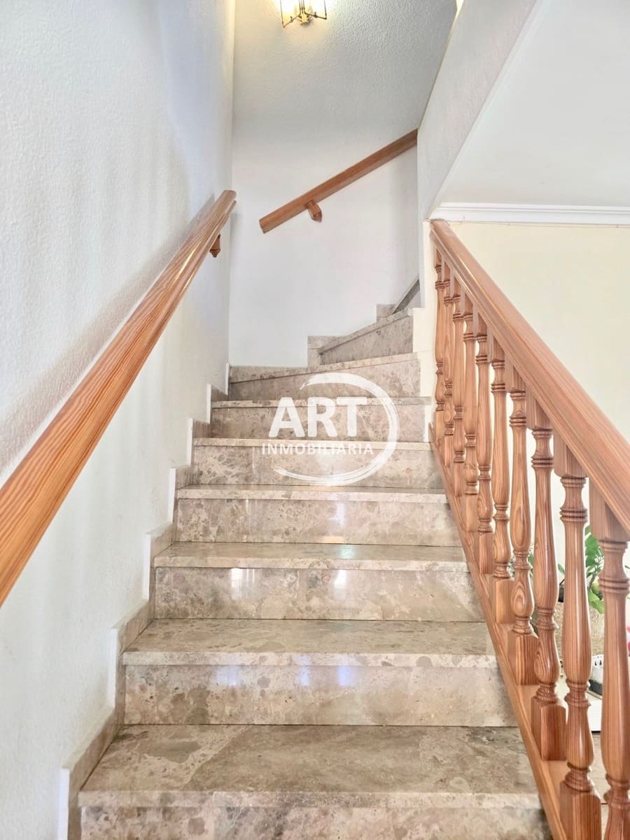 4 bedroom Semi-detached Villa for rent in Godella with garage - € 1,800 (Ref: 9842114)
