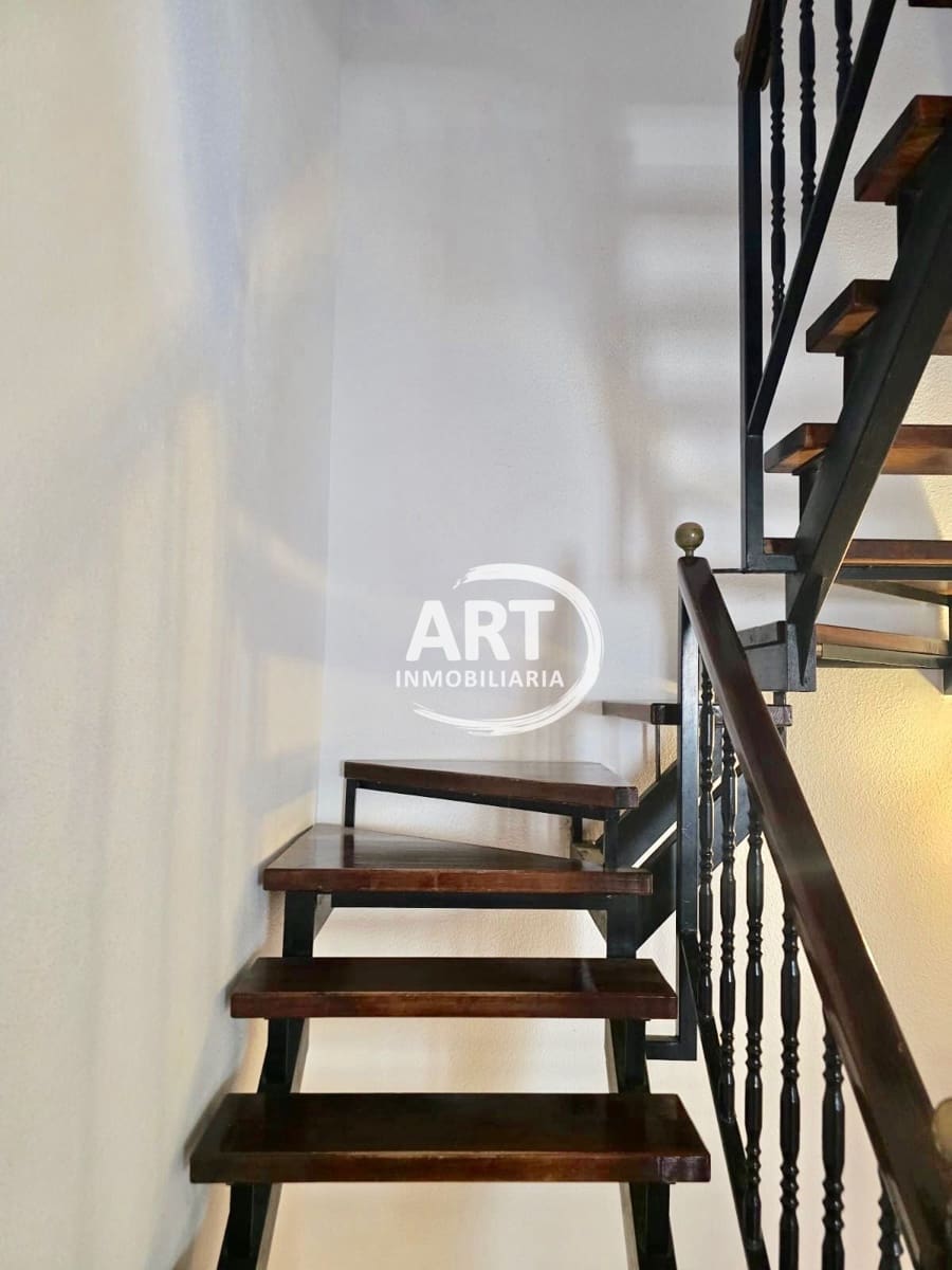 4 bedroom Semi-detached Villa for rent in Godella with garage - € 1,800 (Ref: 9842114)