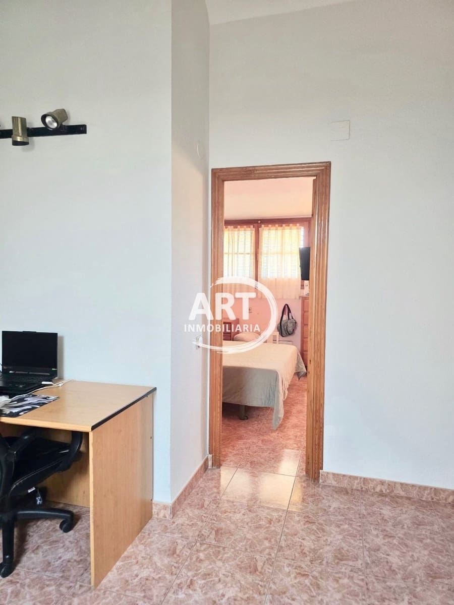 4 bedroom Semi-detached Villa for rent in Godella with garage - € 1,800 (Ref: 9842114)