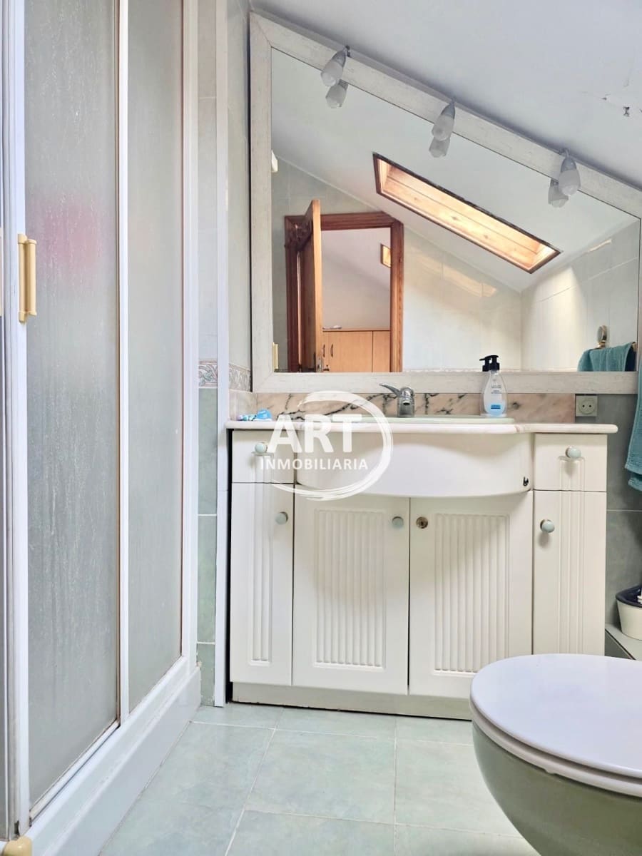4 bedroom Semi-detached Villa for rent in Godella with garage - € 1,800 (Ref: 9842114)