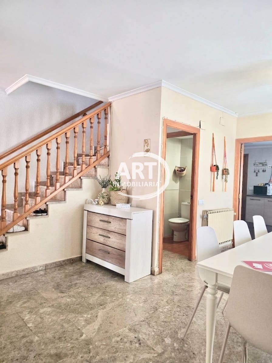 4 bedroom Semi-detached Villa for rent in Godella with garage - € 1,800 (Ref: 9842114)