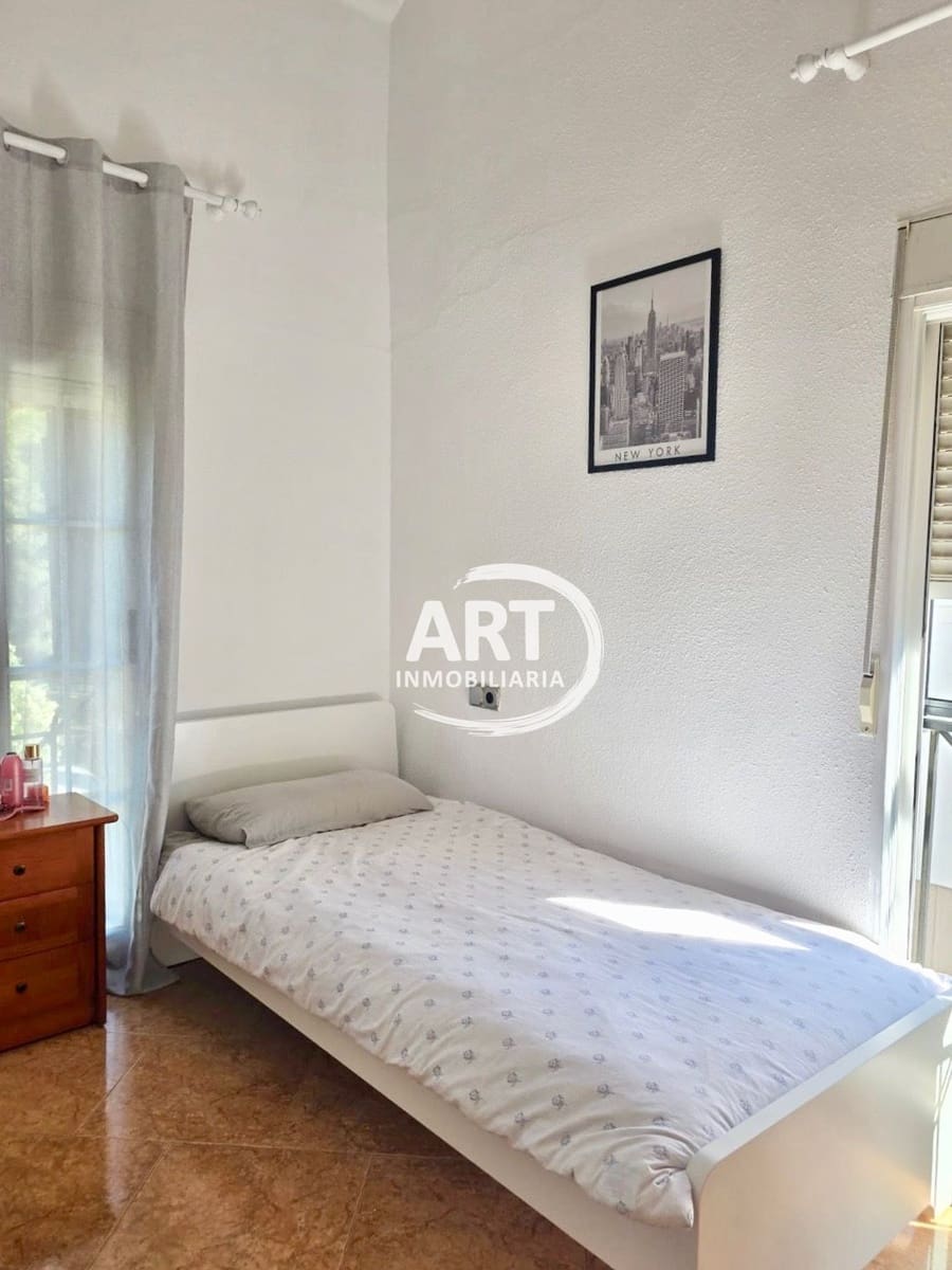 4 bedroom Semi-detached Villa for rent in Godella with garage - € 1,800 (Ref: 9842114)