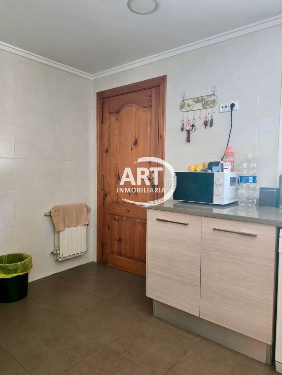 4 bedroom Semi-detached Villa for rent in Godella with garage - € 1,800 (Ref: 9842114)