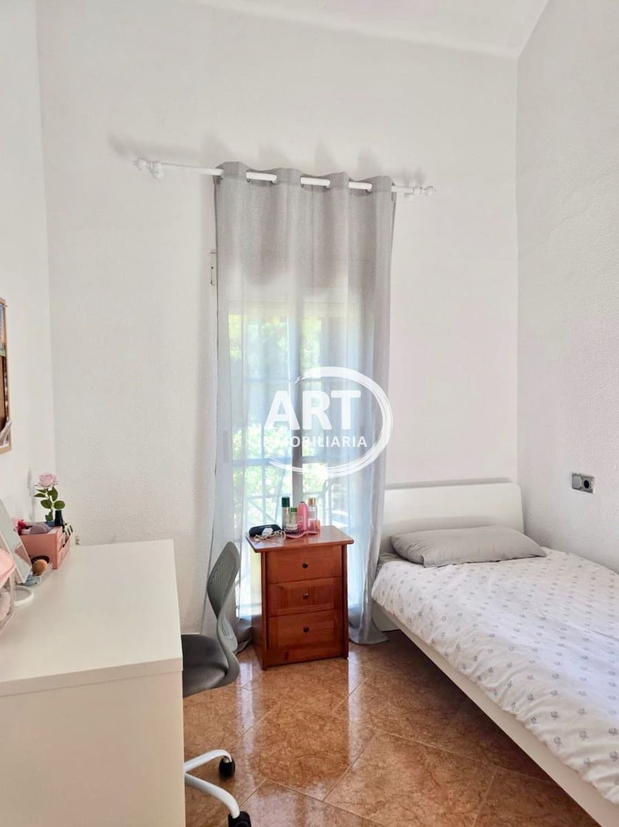 4 bedroom Semi-detached Villa for rent in Godella with garage - € 1,800 (Ref: 9842114)