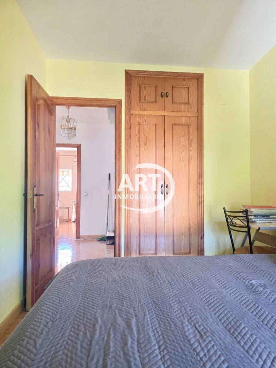 4 bedroom Semi-detached Villa for rent in Godella with garage - € 1,800 (Ref: 9842114)