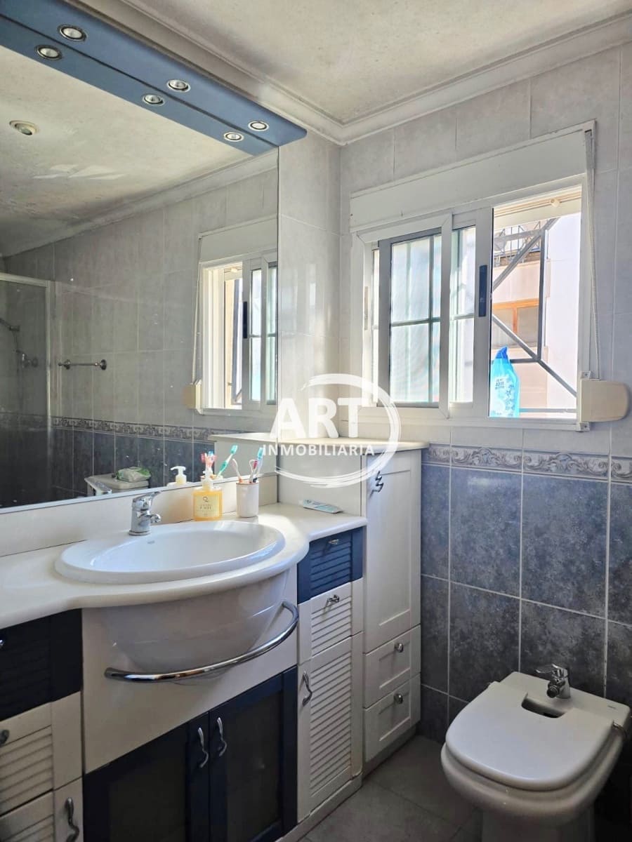 4 bedroom Semi-detached Villa for rent in Godella with garage - € 1,800 (Ref: 9842114)